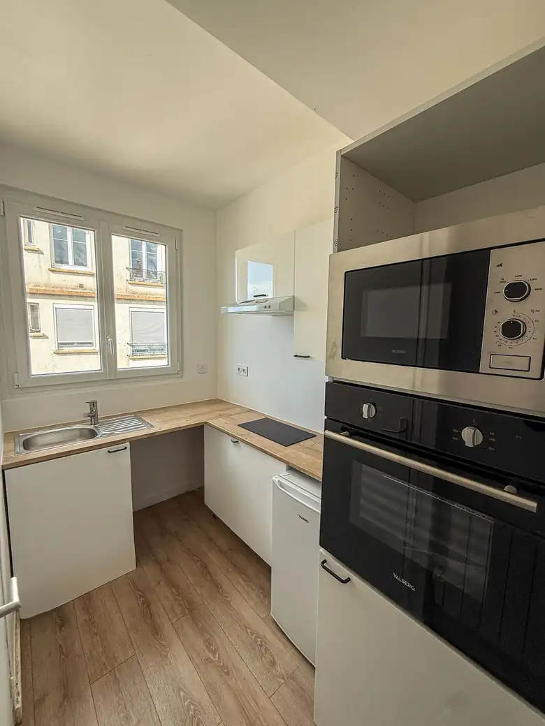 La cuisine équipée — Appartement T1 de 23m² à Alfortville