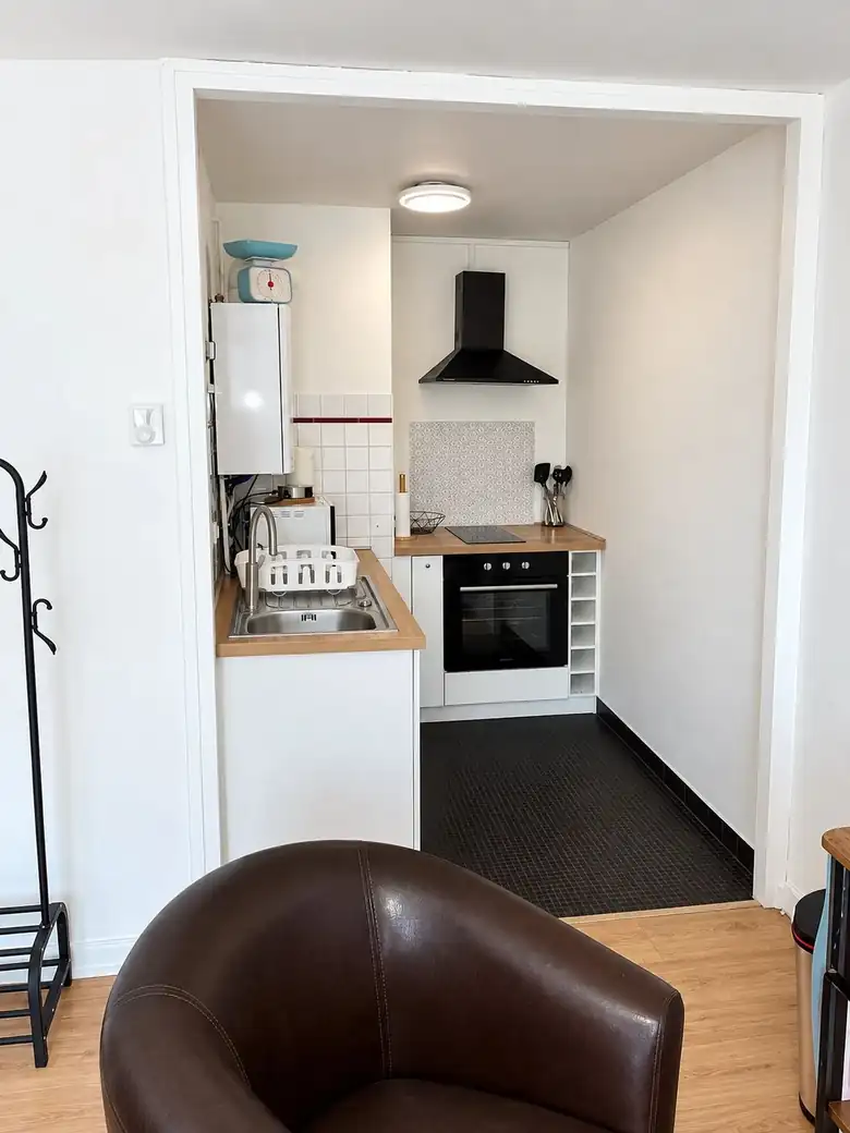 Un second logement, séjour et coin nuit — Lot de 4 studios de 107m² à Châteauroux