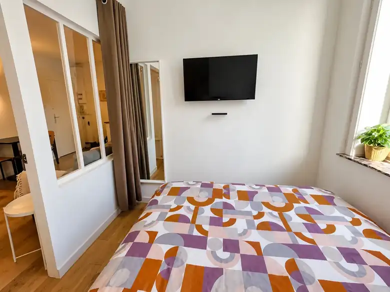 La chambre et sa verrière — Lot de 2 studios meublés de 46m² à Dunkerque