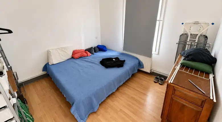 Une chambre — Lot de 3 appartements et de 2 garages pour une surface totale de 118m² à Le Havre